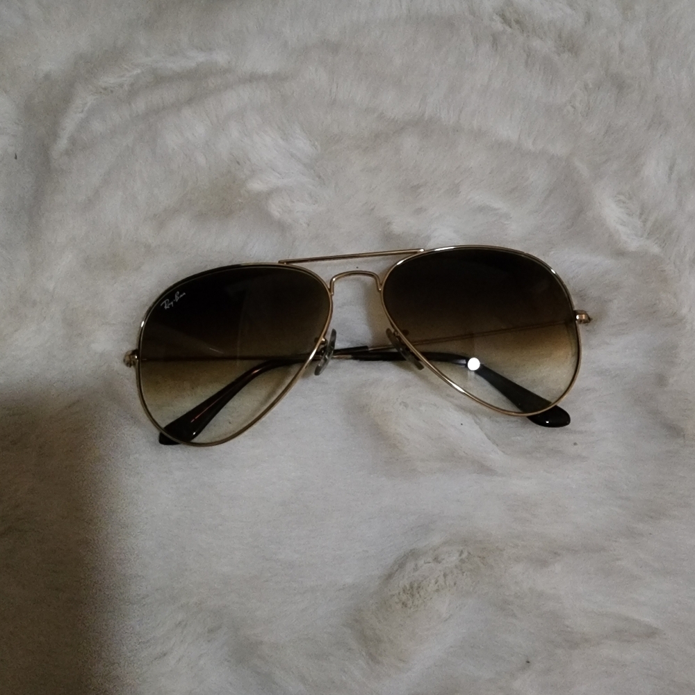 Ray-Ban Aviator Sunglasses Gold Frame